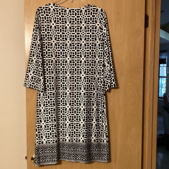 Tacera Black and White Dress - Picture 3 of 3